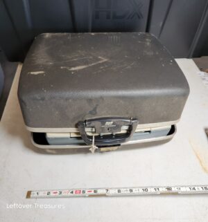 w195- SCM Smith Corona Typewriter - Image 4