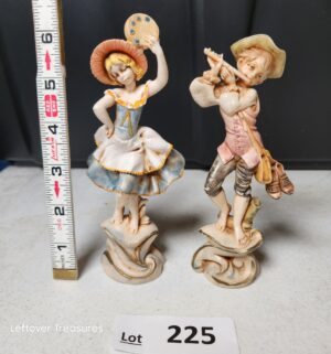 w225- Fontanini Depose Italy resin figurines