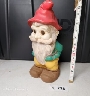 w228- Artline Gnome