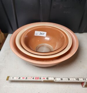w267- vintage Pyrex Autumn Rainbow nesting mixing bowls