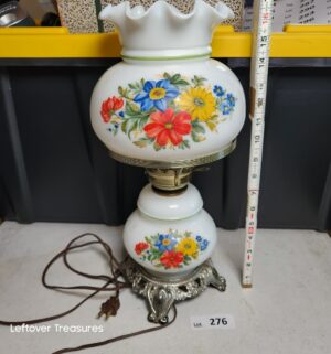 w276- Gone With the Wind (GWTW) hurricane table lamp