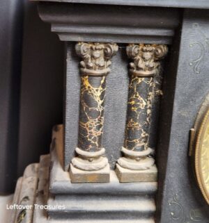 w280- antique mantel clock w/ key. Clock not tested - Image 3