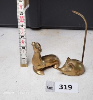 w319- Brass Mouse, Seal