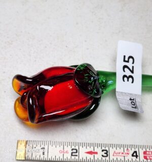 w325- red and green hand-blown art glass rose on a long stem