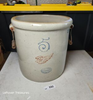w332- 5-gallon stoneware crock by Red Wing Union Stoneware Company 1915