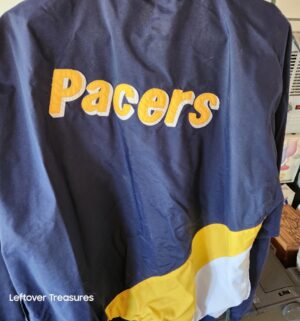 w352- Indian Pacers Jacket Size L - Image 3