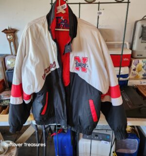 w353- vintage 90s Nebraska Cornhuskers windbreaker jacket
