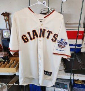 w354- Majestic San Francisco Giants 2010 World Series Champions. Size L