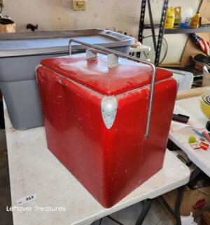 w363- 1950s red metal ice chest made by the Progress Refrigerator Company - Image 3