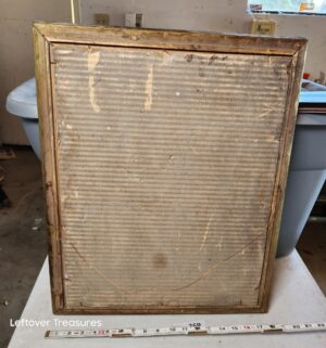 w371- 1940s reproduction of the famous Mona Lisa portrait by Leonardo da Vinci, framed in an ornate, gold-toned Baroque-style - Image 4