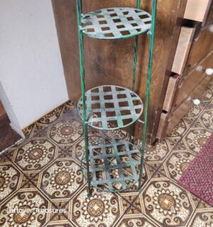 x116- green metal four-tier corner plant stand - Image 3