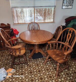 x119- vintage solid wood 4 chair dining table w/ extension