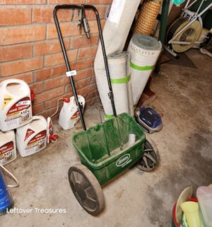 x155- Scotts Seeder