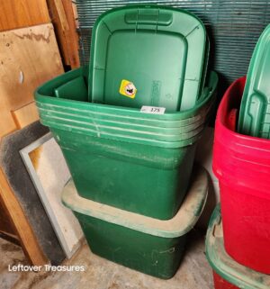 x175- Sterilite 18 gallon storage totes w/ lids