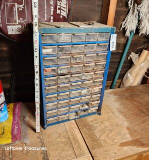 x180- vintage organizer w/ contents