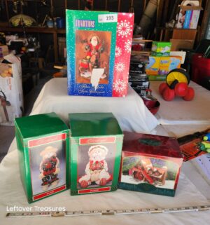 x193- Christmas Figurines