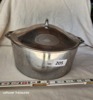 x205- art cast heavy ware pot