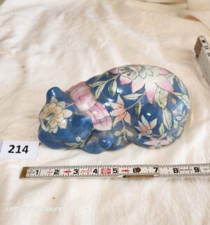 x214- vintage Chinese Famille Rose porcelain sleeping cat sculpture