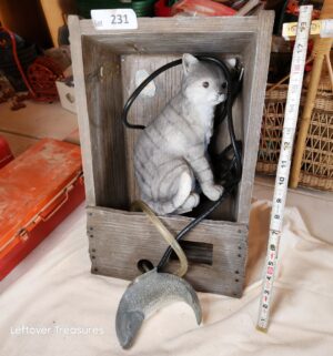 x231- Ceramic Cat & Fish Fountain. Needs repair