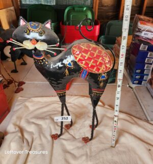x252- metal folk cat