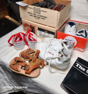 x320- Vintage Toddler Shoes - Image 4