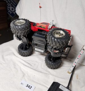 x342- vintage Radio Shack Road Fury RC monster truck - Image 4