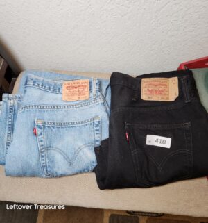 x410- Levis 501, 550 Jeans