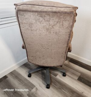 y12- Adjustable Office Chair - Image 3