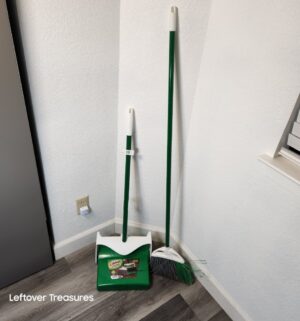 y13- Libman Dust Pan Set