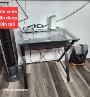y21- Glass Top Desk w/ Keyboard drawer