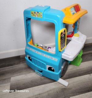 y32- Fisher-Price Laugh & Learn Servin' Up Fun Food Truck activity center - Image 3