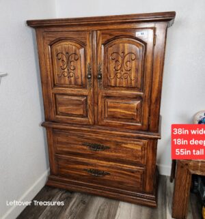 y33- Dresser Armoire. Great Condition - Image 1