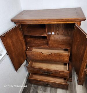 y33- Dresser Armoire. Great Condition - Image 2