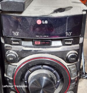 y61- LG Stereo System. Powers on, Radio Plays - Image 2