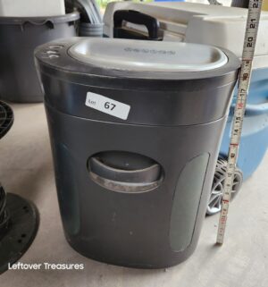 y67- Royal 1212x paper shredder. Tested/works - Image 1