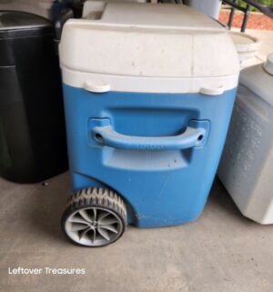 y69- Igloo Rolling Cooler. Very nice condition - Image 4