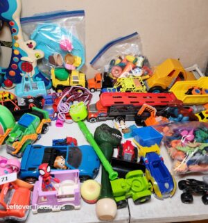 y71- large collection of newer childrens toys - Image 2