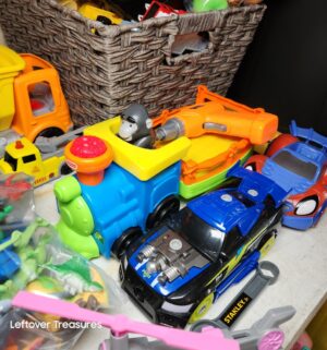 y71- large collection of newer childrens toys - Image 4