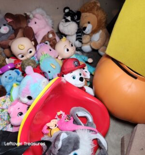 y72- Large collection of plush toys - Image 3
