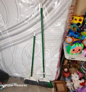 y73- 2 broom sets - Image 2