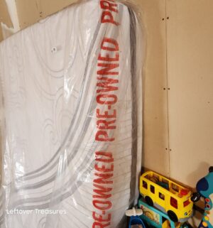y79- Queen Pre-Owned Mattress still in plastic cover - Image 2
