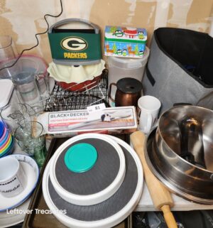 y81- misc kitchen items - Image 2