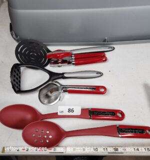 y86- kitchen aid, other utensils - Image 1