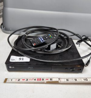 y91- LG blu-ray player w/ remote 2022 model - Image 1