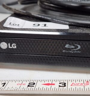 y91- LG blu-ray player w/ remote 2022 model - Image 2