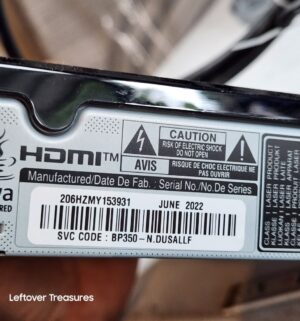 y91- LG blu-ray player w/ remote 2022 model - Image 3