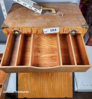y103- vintage wooden storage box - Image 3