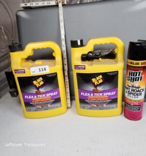 y114- bug spray 2 are full - Image 1
