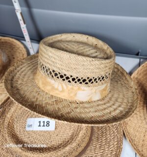 y118- Large Straw Hats - Image 2