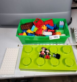 y121- Legos - Image 1